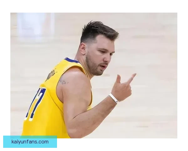 湖人遭活塞双杀无缘十连胜东契奇空砍32分詹姆斯带伤接近三双